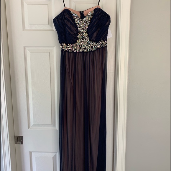 Prom dress/ formal dress - Picture 1 of 5